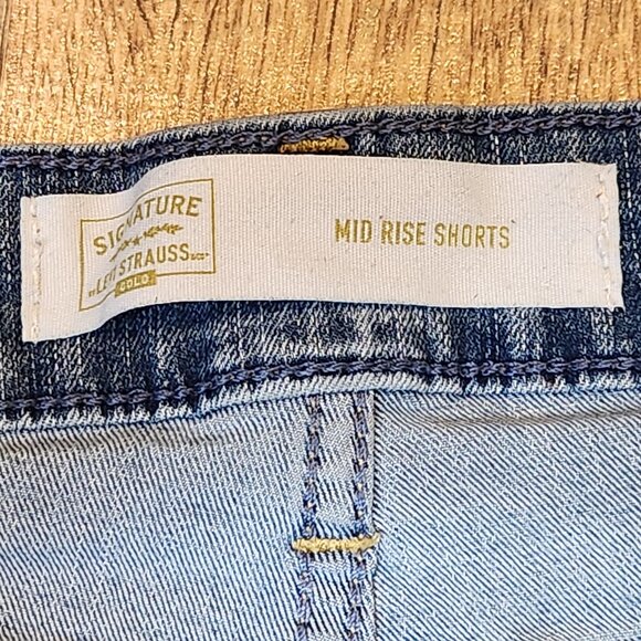 LEVI'S SIGNATURE Women's Mid-Rise Jean Shorts - Sz 14 - Picture 5 of 6